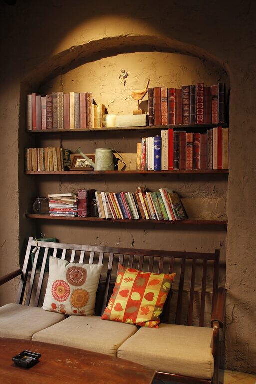 How to Create a Cosy Reading Nook in Your Home