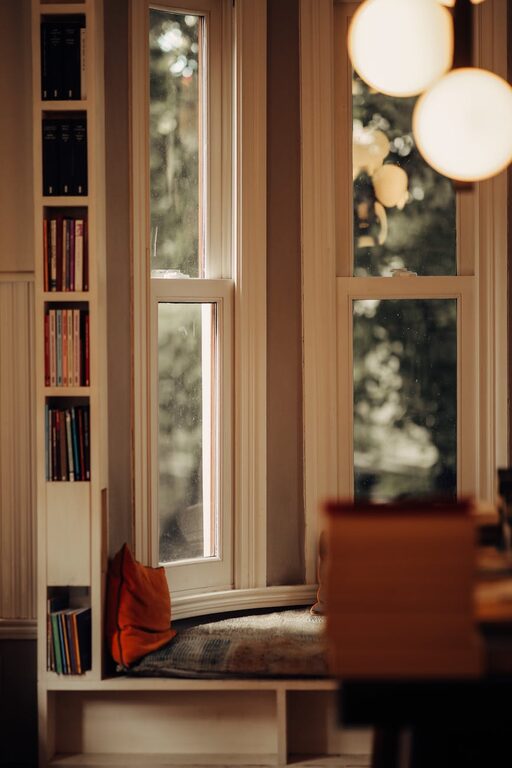 How to Create a Cosy Reading Nook in Your Home